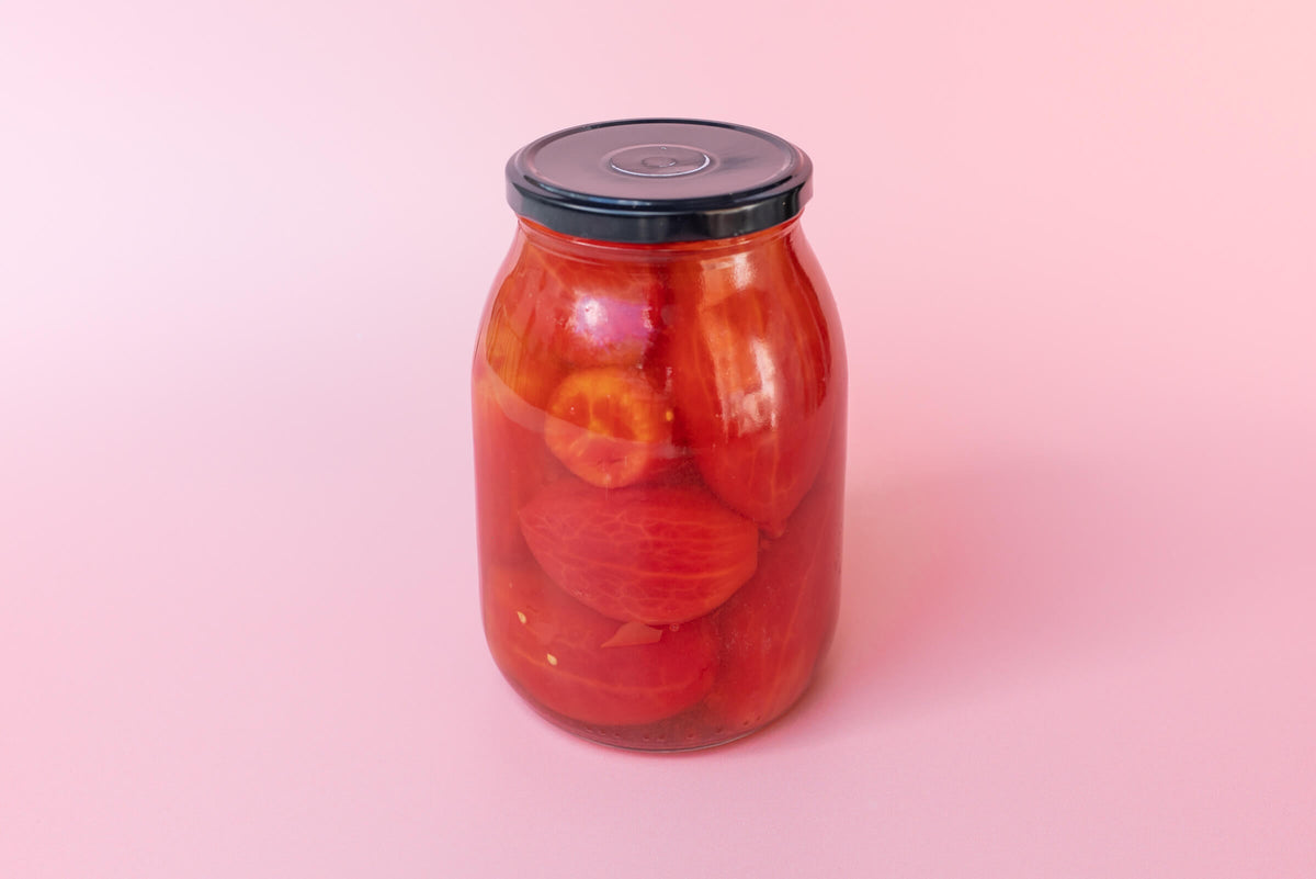 Tomaten in Salzwasser