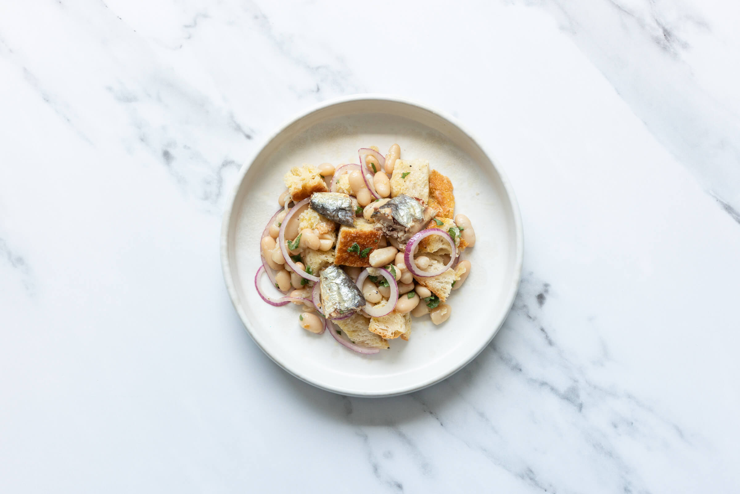 Brotsalat mit Sardinen
