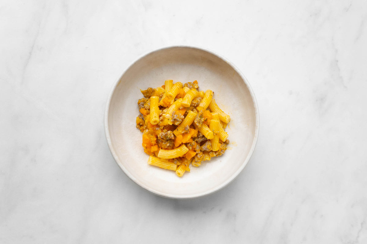 Maccheroncini mit Kürbis, Salsicca und Robiola